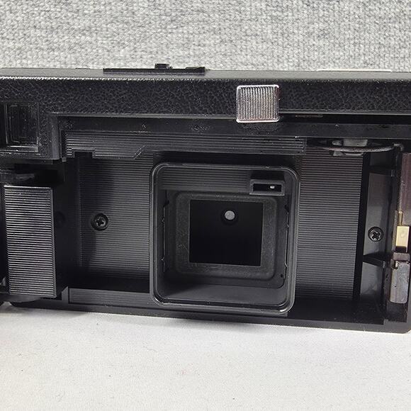 KODAK INSTAMATIC X-15 VINTAGE 126 FILM CAMERA, WINDS & SNAPS, TESTED WORKING - Picture 9 of 9